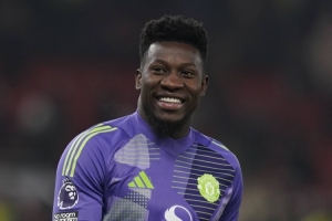 曼晚：曼联进欧冠 奥纳纳周薪重回17万镑，出售不易可能再次外租