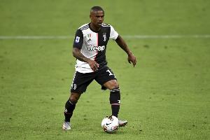意天空：35岁道格拉斯·科斯塔将加盟阿联酋伊蒂法克，只差官宣